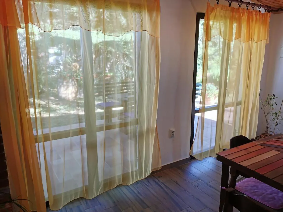Apartment Kika Liznjan 0*,  Croatia