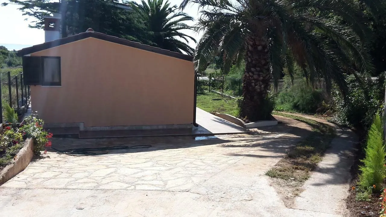 Apartment Kika Liznjan 0*,  Croatia